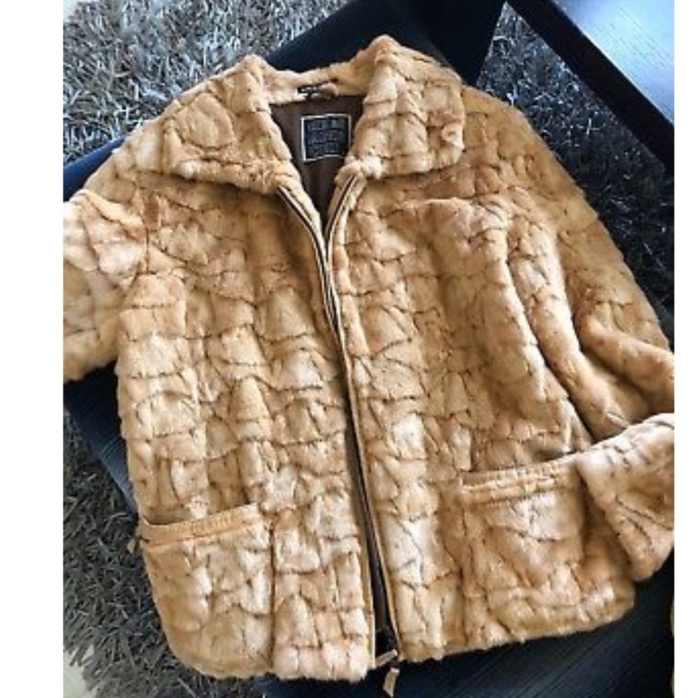 Gorgeous Sculptured mink fur coat